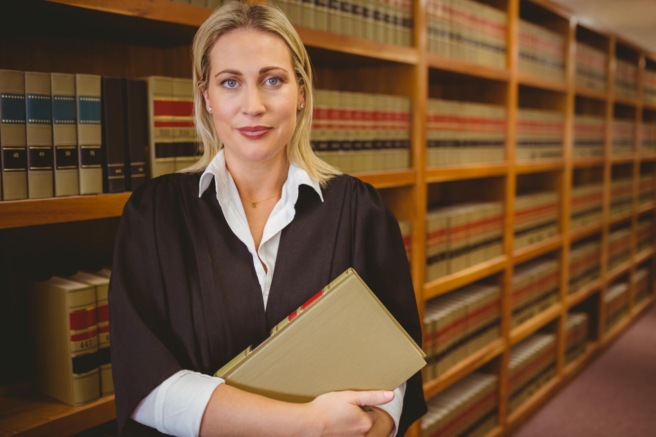 Красивые женщины юристы