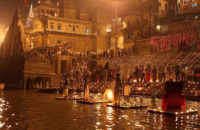 Sacred Sites: 10 Spiritual Locations Around the World That Will Elevate You - image varanasi on https://thedreamcatch.com